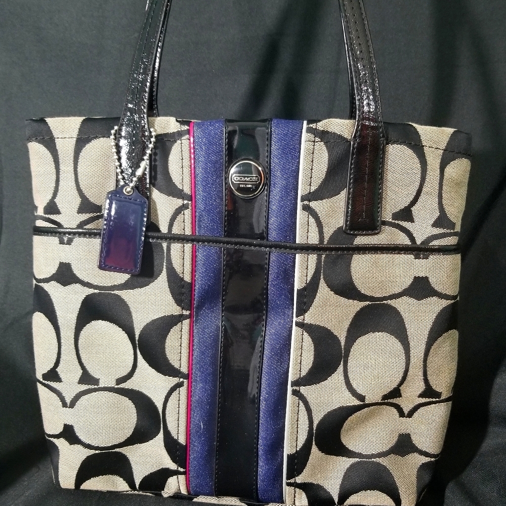 Coach signature tote